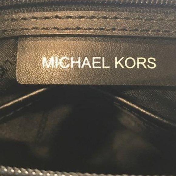 AUTHENTIC MICHAEL KORS BLACK/GREY MONOGRAM SHOULDER BAG - Picture 7 of 12